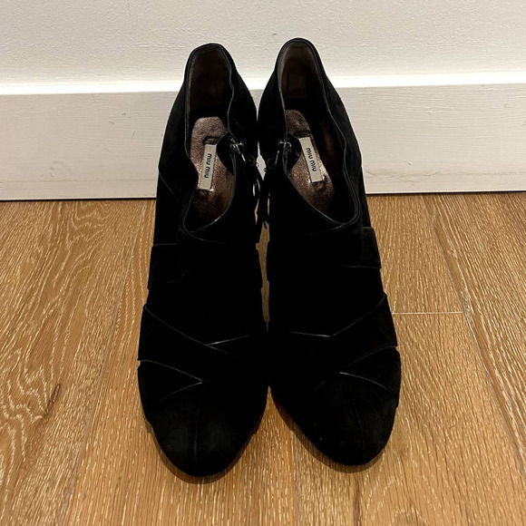 Miu Miu Black Suede Ankle boots with leather trim used - Picture 12 of 15